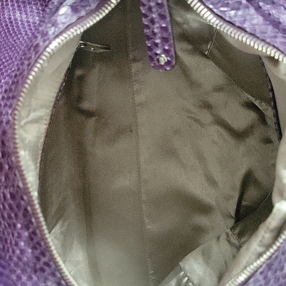 Tod's Purple Shoulder Bag with Textured Design - Picture 4 of 4